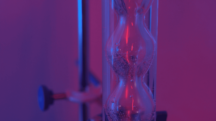 Против него